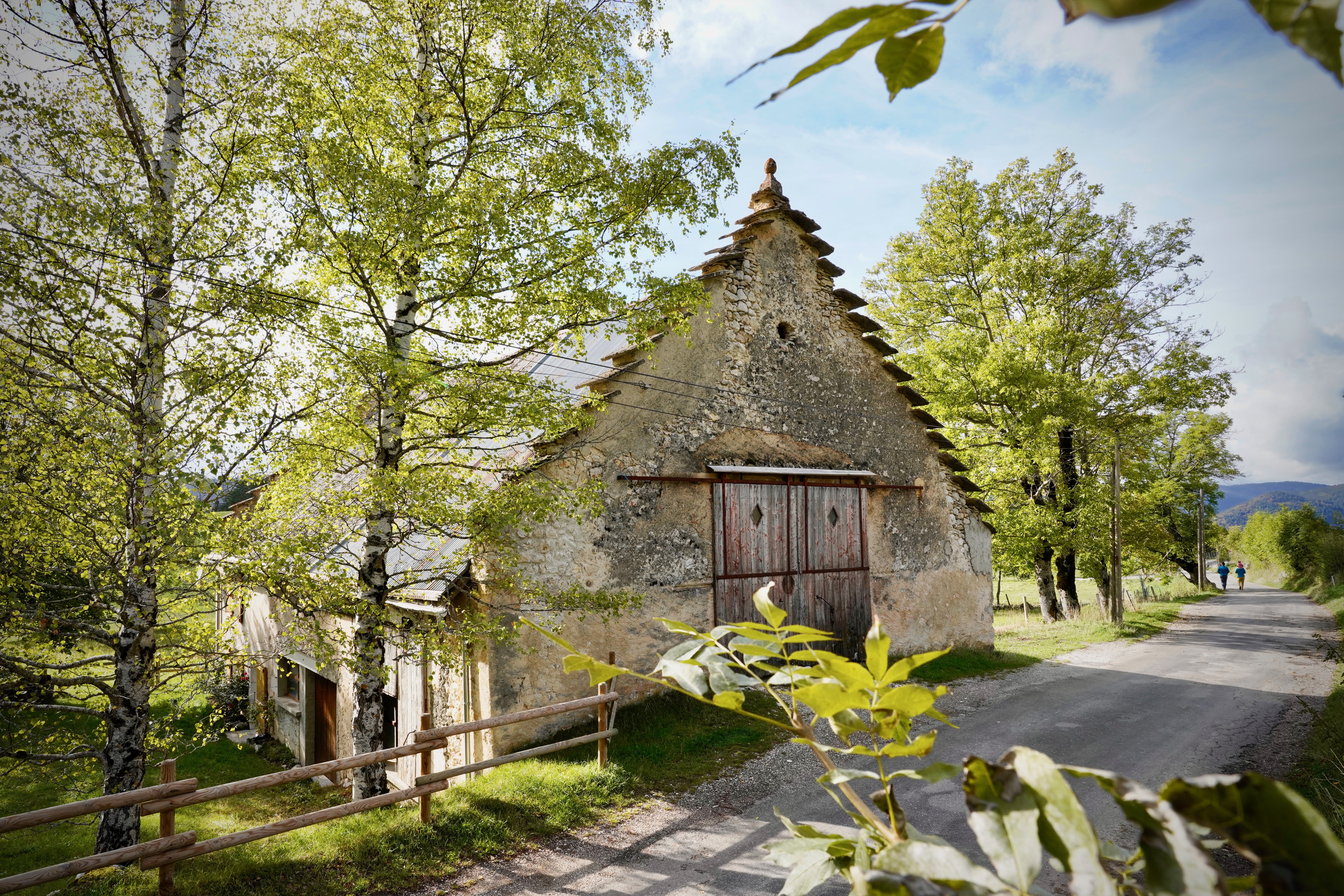 Pignons lauzés corps de ferme - architecture Vercors