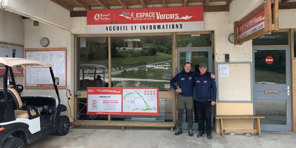 Jean Lambret & Stéphane Azambre - Devant Espace Biathlon Ski-Roue du Vercors